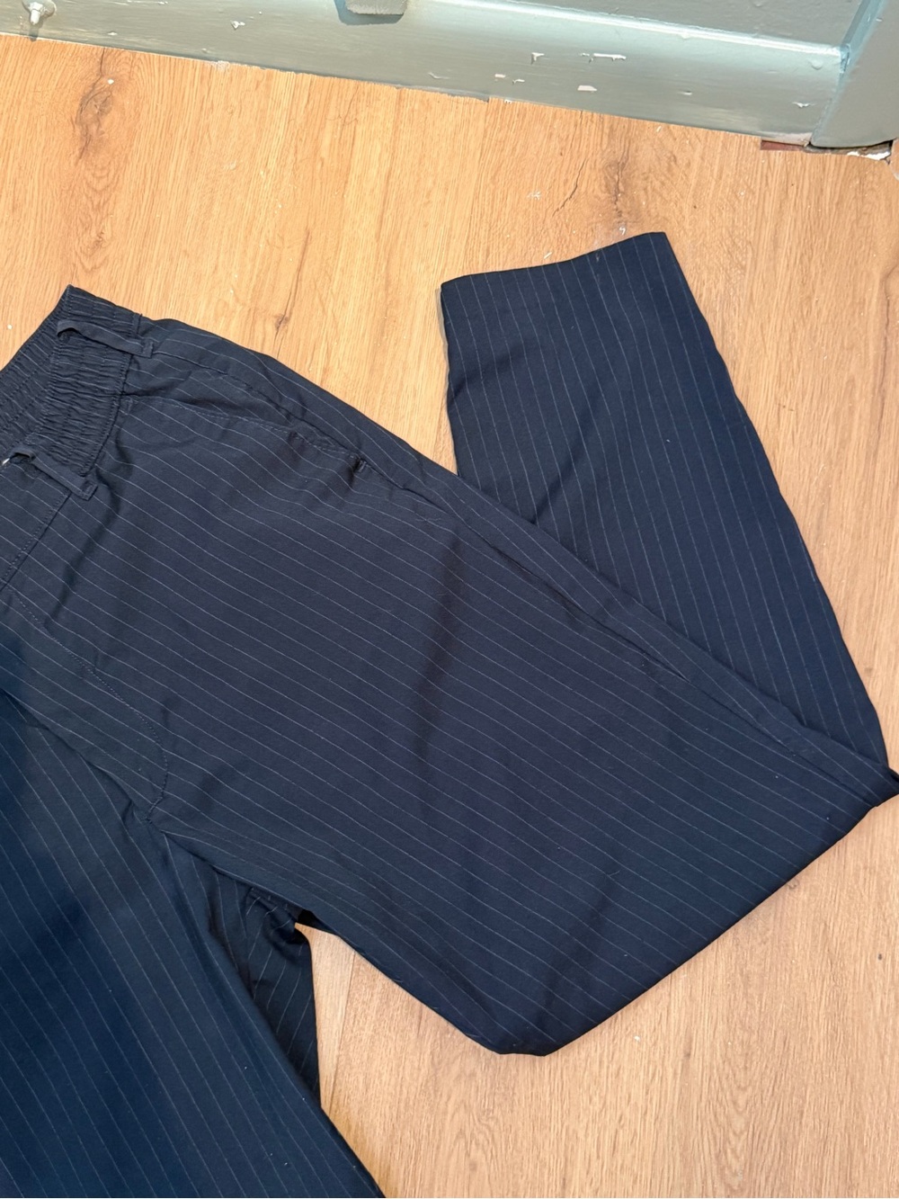 Abercrombie & Fitch Navy Pinstripe ankle Pants